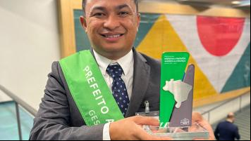 Arraial conquista o Prêmio Prefeito Amigo da Criança em Brasília