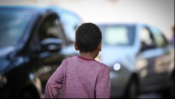 Trabalho infantil perpetua ciclo de pobreza para crianças negras, dizem pesquisadores
