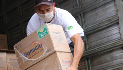 Famílias são beneficiadas com alimentos e kits de higiene em São Paulo (SP)