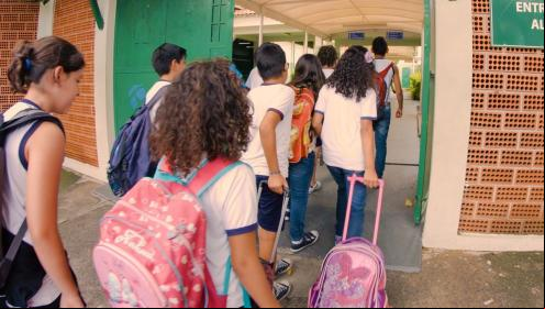 Entenda os benefícios da escola para crianças e adolescentes além da Educação formal