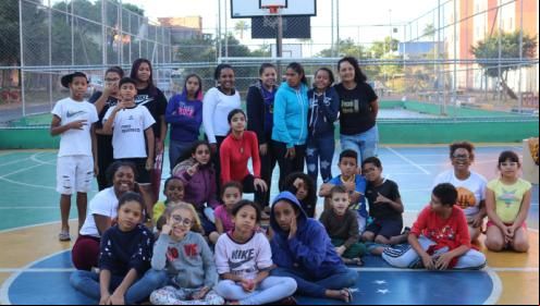 Brincadeiras e novas culturas: coletivo Brincando na Kebrada promove tarde de alegria e conhecimento para crianças e adolescentes