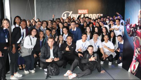Parceria entre Brasilprev e Fundação Abrinq leva crianças e adolescentes à Exposição Vingadores S.T.A.T.I.O.N.