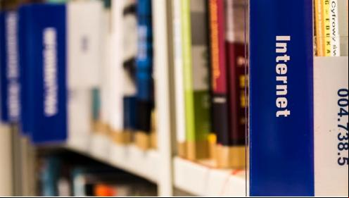 Prima, Empresa Amiga da Criança, doa softwares para bibliotecas de escolas públicas